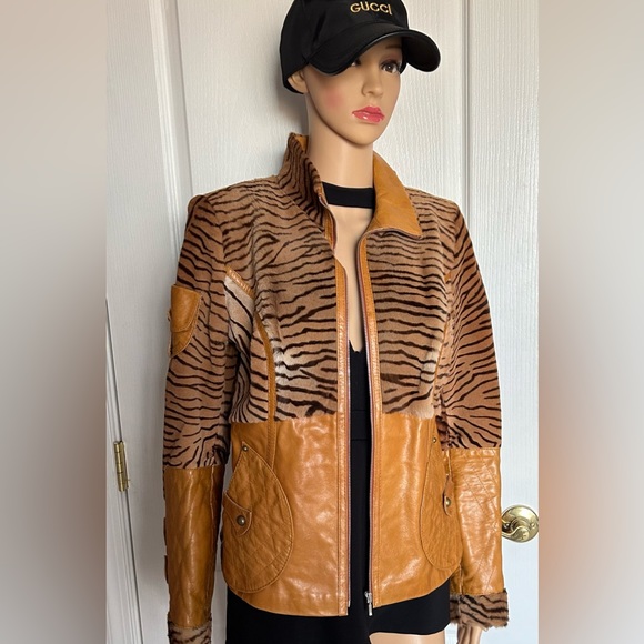 Tiger Print Zip Up Coat with leather insert. - Picture 7 of 7